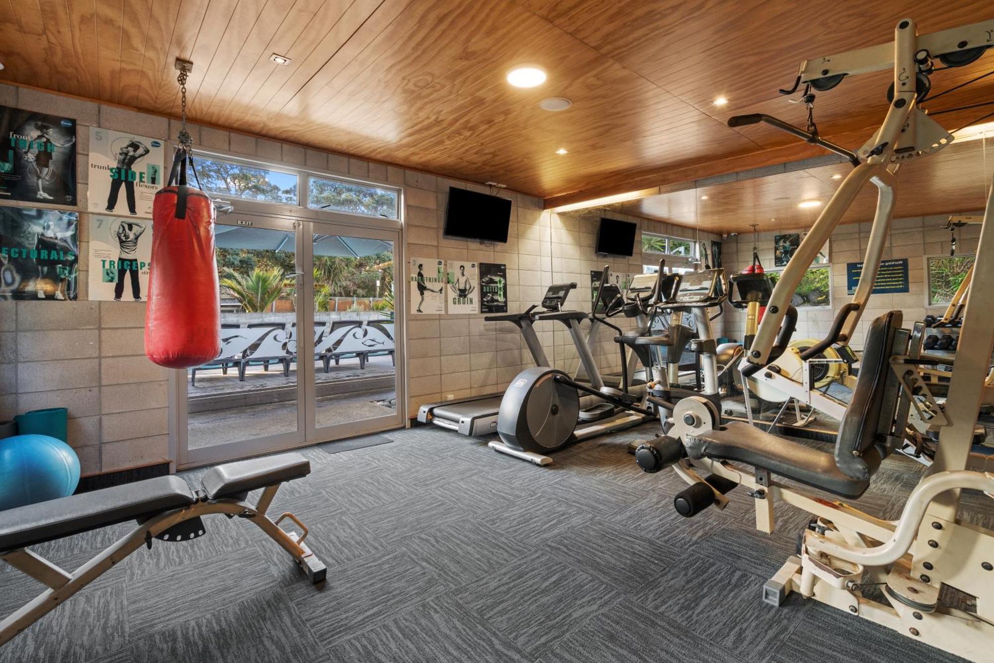 Tasman Holiday Parks - Waihi Beach Exterior foto A home gym