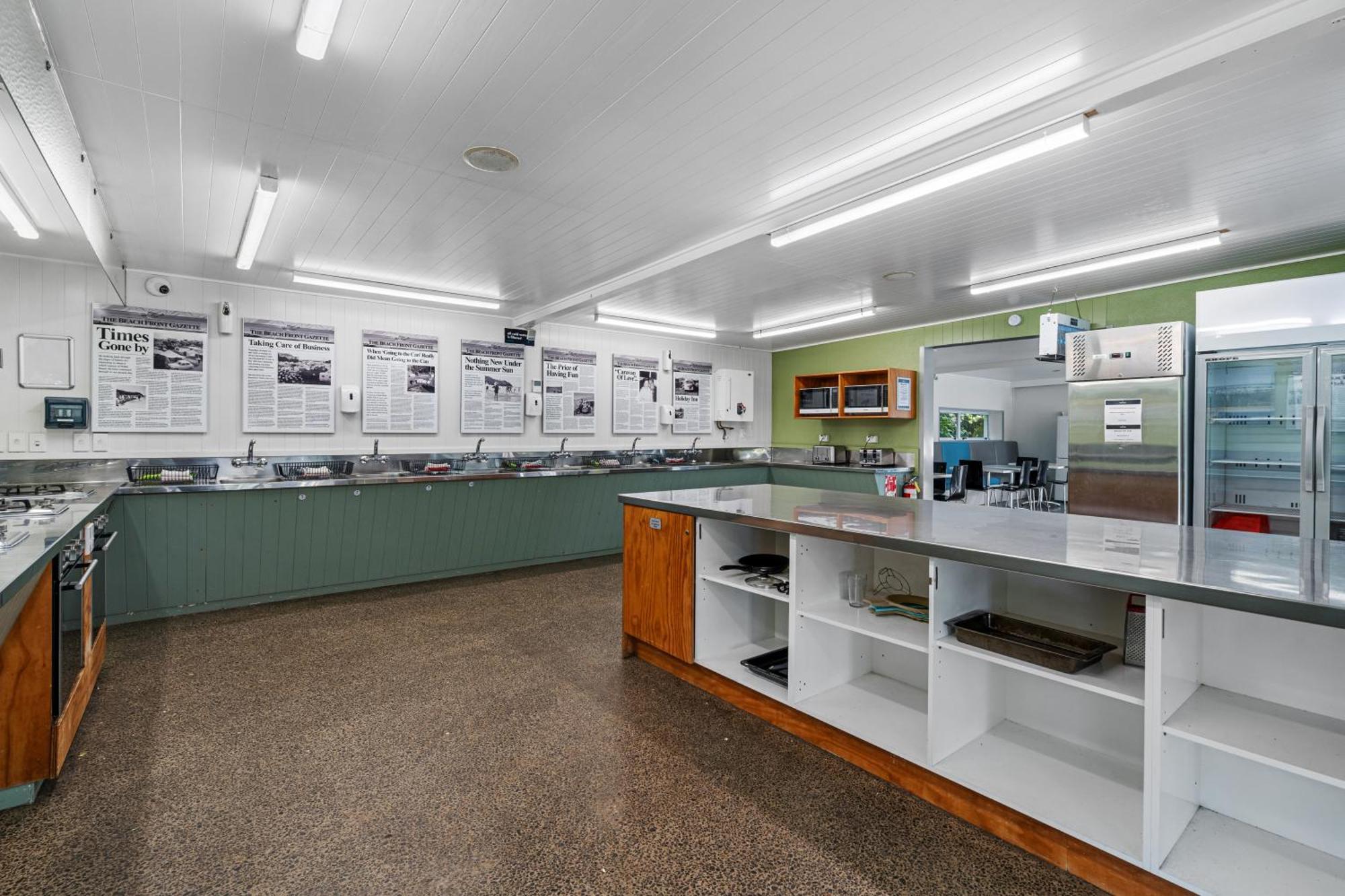 Tasman Holiday Parks - Waihi Beach Exterior foto A laboratory at the University of the Sunshine Coast
