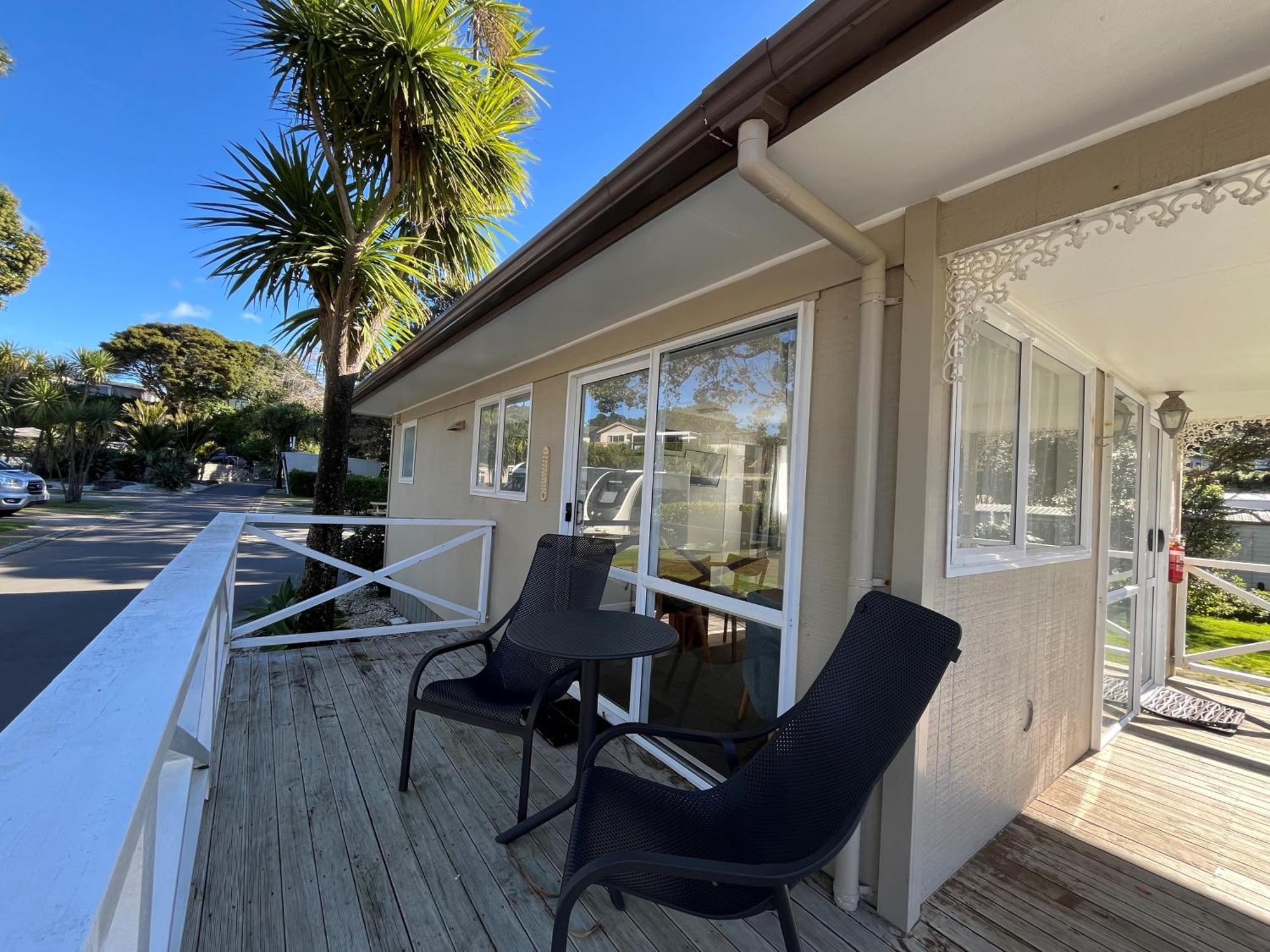 Tasman Holiday Parks - Waihi Beach Exterior foto Motel exterior